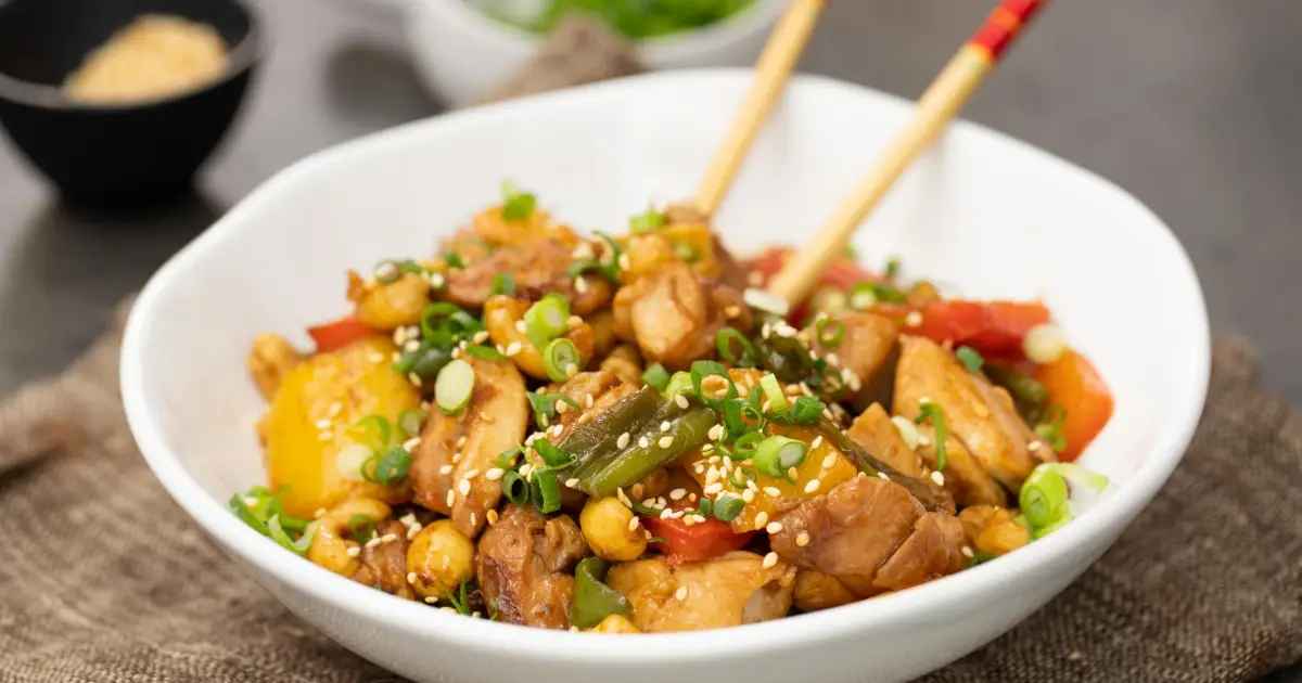 Soya Soslu Tavuklu Salata (Büyük)