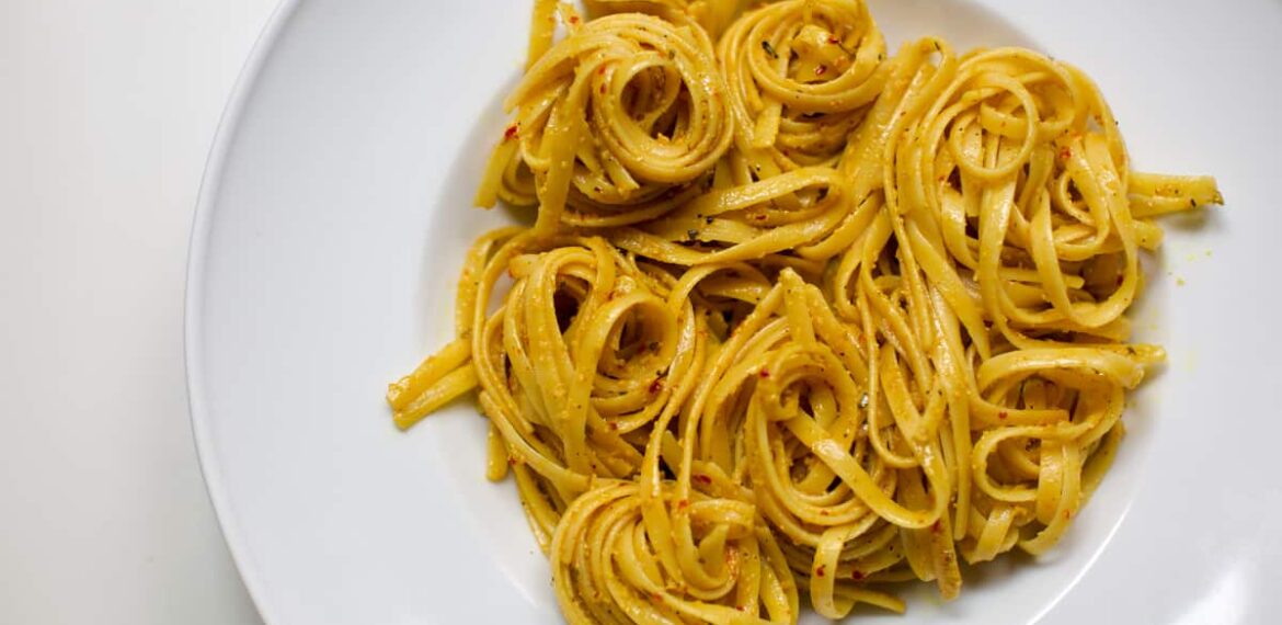 Tavuklu Kremalı Köri Soslu