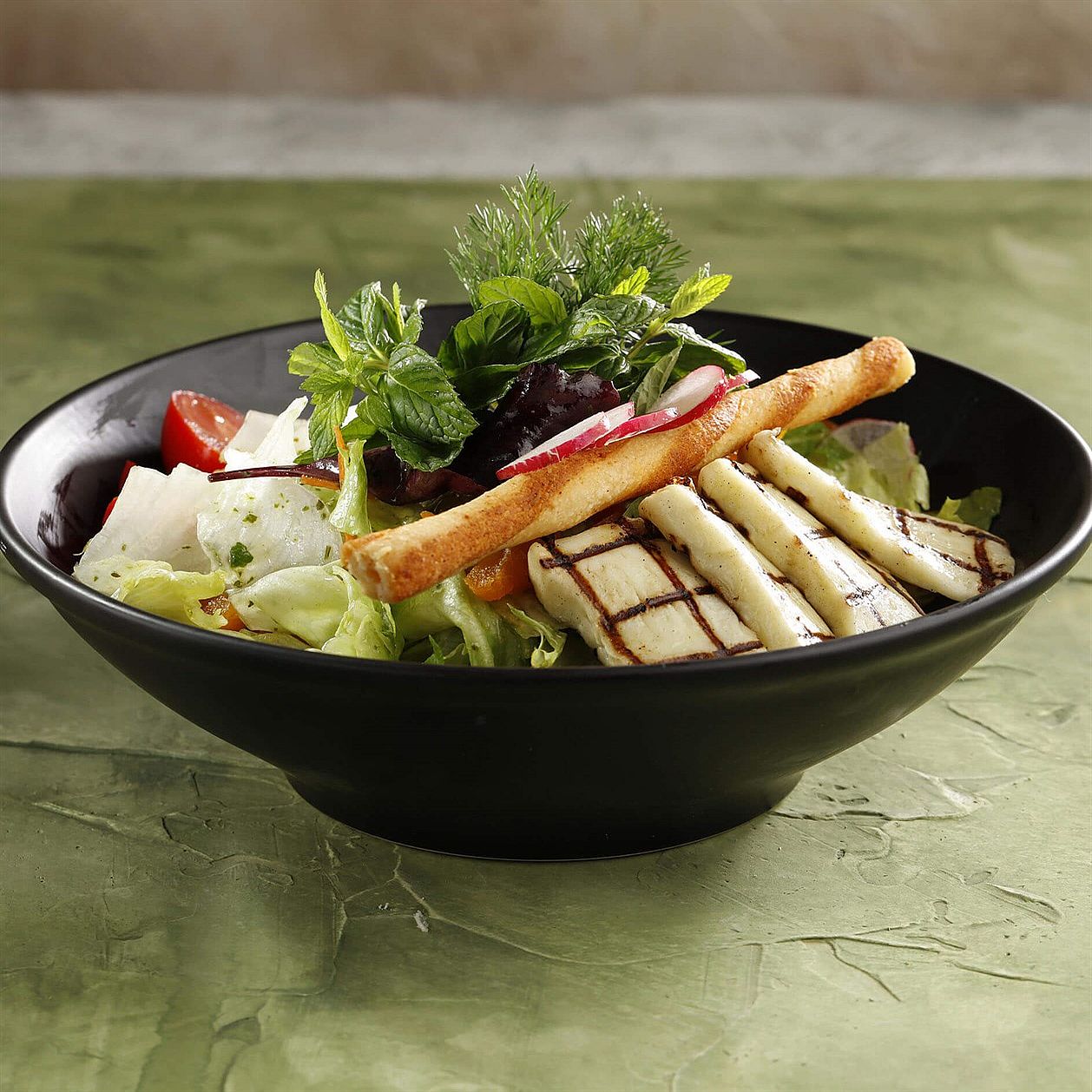 Helim Peynirli Salata